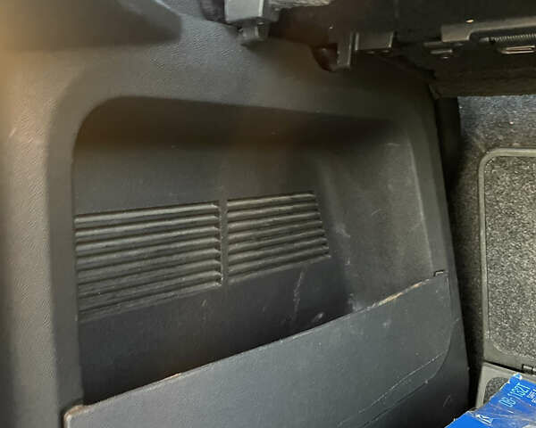 Синий Опель Мерива, объемом двигателя 1.69 л и пробегом 262 тыс. км за 3550 $, фото 20 на Automoto.ua