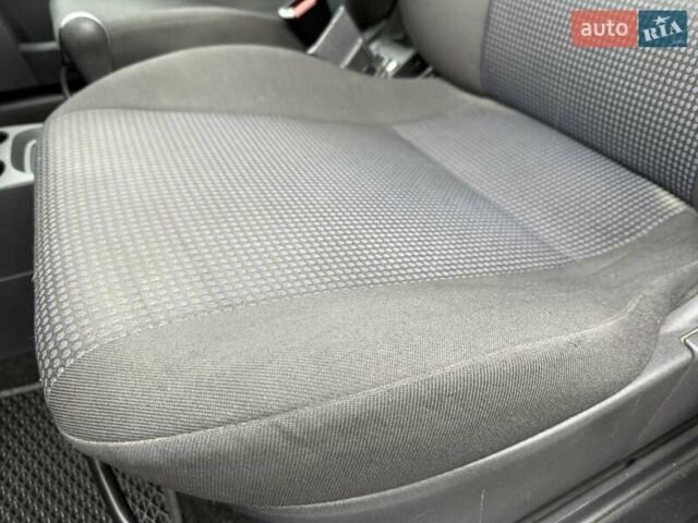 Синий Опель Мерива, объемом двигателя 1.6 л и пробегом 142 тыс. км за 3950 $, фото 56 на Automoto.ua