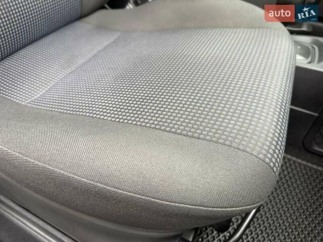 Синий Опель Мерива, объемом двигателя 1.6 л и пробегом 142 тыс. км за 3950 $, фото 37 на Automoto.ua