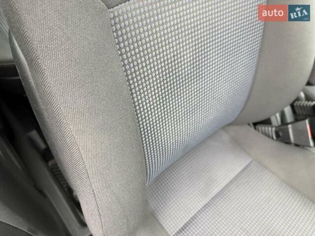 Синий Опель Мерива, объемом двигателя 1.6 л и пробегом 142 тыс. км за 3950 $, фото 41 на Automoto.ua