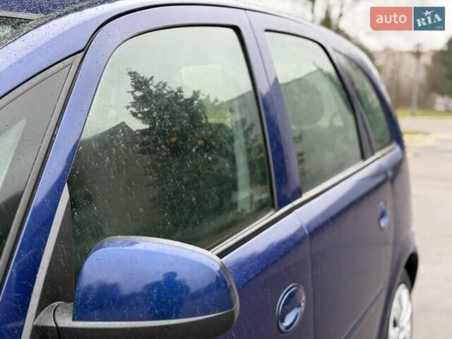 Синий Опель Мерива, объемом двигателя 1.6 л и пробегом 142 тыс. км за 3950 $, фото 9 на Automoto.ua