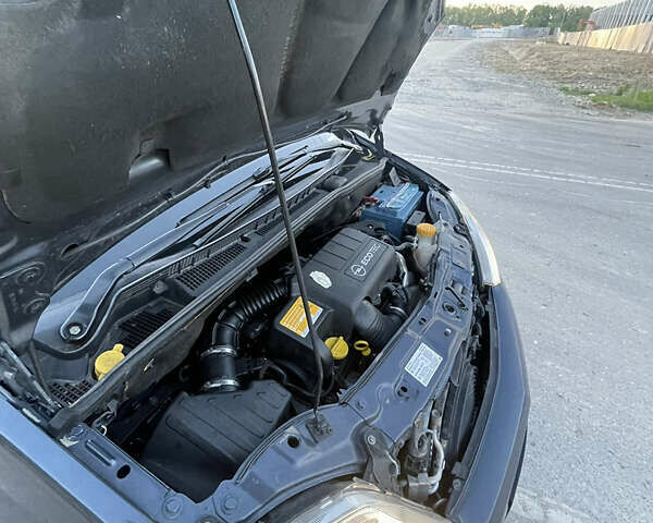 Синий Опель Мерива, объемом двигателя 1.69 л и пробегом 262 тыс. км за 3550 $, фото 38 на Automoto.ua