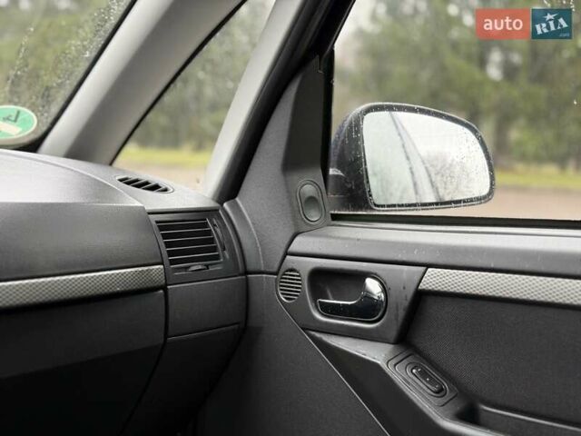 Синий Опель Мерива, объемом двигателя 1.6 л и пробегом 142 тыс. км за 3950 $, фото 72 на Automoto.ua