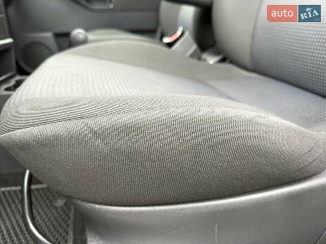 Синий Опель Мерива, объемом двигателя 1.6 л и пробегом 142 тыс. км за 3950 $, фото 55 на Automoto.ua