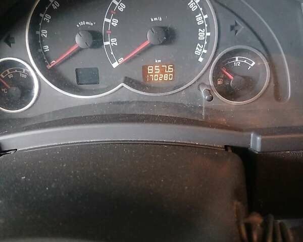 Синий Опель Мерива, объемом двигателя 1.6 л и пробегом 170 тыс. км за 3600 $, фото 4 на Automoto.ua