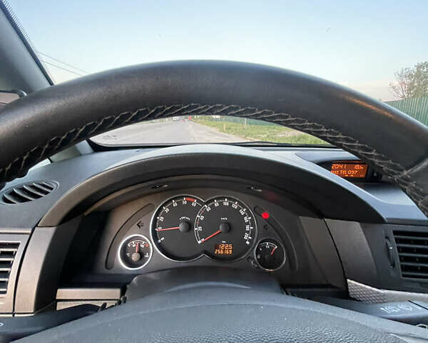 Синий Опель Мерива, объемом двигателя 1.69 л и пробегом 262 тыс. км за 3550 $, фото 28 на Automoto.ua