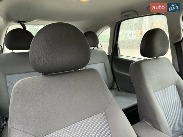 Синий Опель Мерива, объемом двигателя 1.6 л и пробегом 142 тыс. км за 3950 $, фото 38 на Automoto.ua