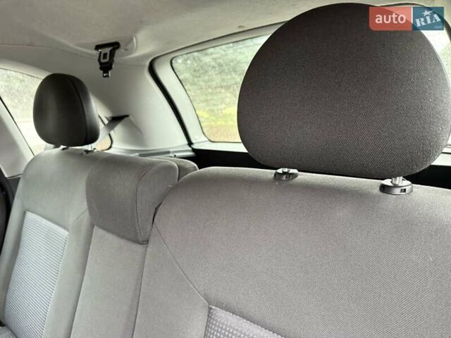 Синий Опель Мерива, объемом двигателя 1.6 л и пробегом 142 тыс. км за 3950 $, фото 53 на Automoto.ua