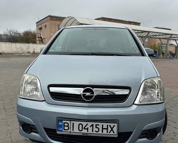 Синий Опель Мерива, объемом двигателя 1.36 л и пробегом 164 тыс. км за 5000 $, фото 1 на Automoto.ua