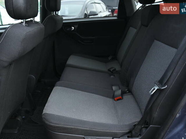 Синий Опель Мерива, объемом двигателя 1.6 л и пробегом 268 тыс. км за 3999 $, фото 22 на Automoto.ua