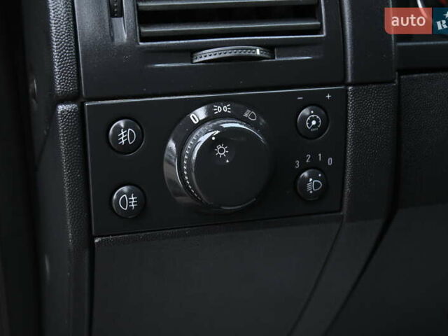 Синий Опель Мерива, объемом двигателя 1.6 л и пробегом 281 тыс. км за 3700 $, фото 17 на Automoto.ua