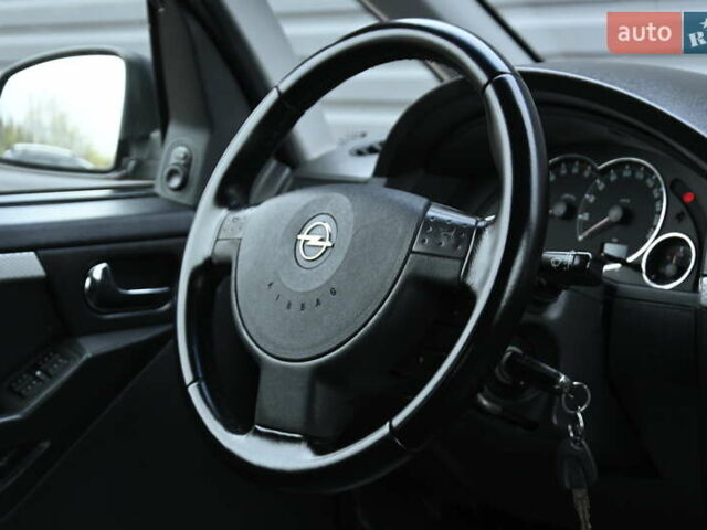 Синий Опель Мерива, объемом двигателя 1.6 л и пробегом 281 тыс. км за 3700 $, фото 27 на Automoto.ua