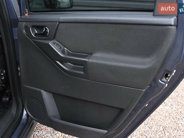 Синий Опель Мерива, объемом двигателя 1.6 л и пробегом 268 тыс. км за 3999 $, фото 24 на Automoto.ua