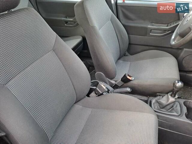 Синий Опель Мерива, объемом двигателя 1.36 л и пробегом 202 тыс. км за 4350 $, фото 15 на Automoto.ua