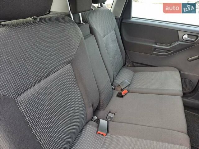 Синий Опель Мерива, объемом двигателя 1.36 л и пробегом 202 тыс. км за 4350 $, фото 16 на Automoto.ua