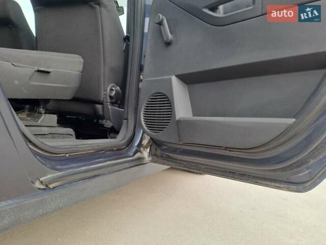 Синий Опель Мерива, объемом двигателя 1.36 л и пробегом 202 тыс. км за 4350 $, фото 18 на Automoto.ua