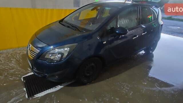 Синий Опель Мерива, объемом двигателя 1.6 л и пробегом 268 тыс. км за 6700 $, фото 6 на Automoto.ua