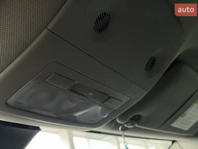 Синий Опель Мерива, объемом двигателя 1.69 л и пробегом 271 тыс. км за 6600 $, фото 17 на Automoto.ua