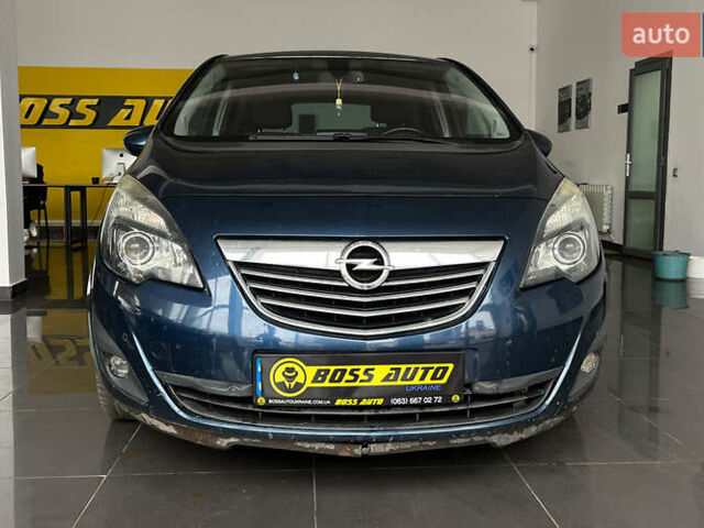 Синий Опель Мерива, объемом двигателя 1.69 л и пробегом 271 тыс. км за 6600 $, фото 1 на Automoto.ua