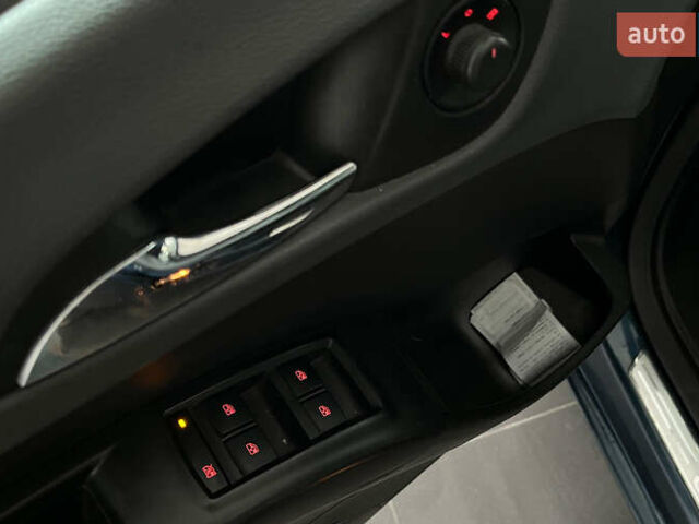 Синий Опель Мерива, объемом двигателя 1.69 л и пробегом 271 тыс. км за 6600 $, фото 20 на Automoto.ua