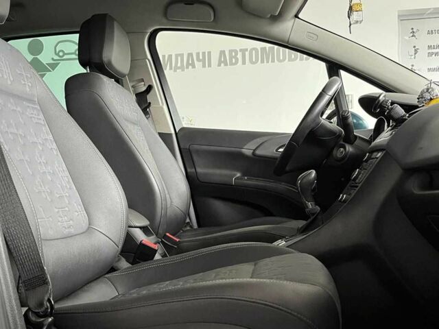 Синий Опель Мерива, объемом двигателя 1.7 л и пробегом 271 тыс. км за 6600 $, фото 19 на Automoto.ua