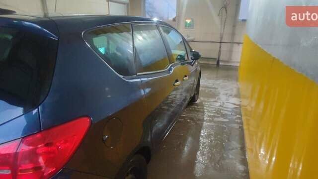 Синий Опель Мерива, объемом двигателя 1.6 л и пробегом 268 тыс. км за 6700 $, фото 1 на Automoto.ua