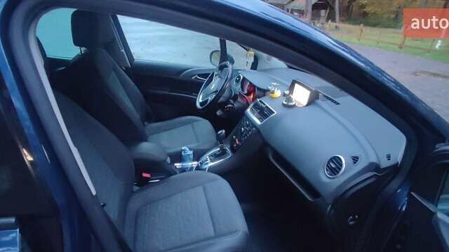 Синий Опель Мерива, объемом двигателя 1.6 л и пробегом 268 тыс. км за 6700 $, фото 7 на Automoto.ua