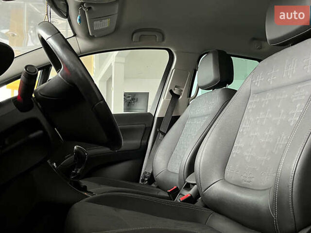 Синий Опель Мерива, объемом двигателя 1.69 л и пробегом 271 тыс. км за 6600 $, фото 8 на Automoto.ua