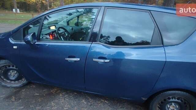 Синий Опель Мерива, объемом двигателя 1.6 л и пробегом 268 тыс. км за 6700 $, фото 5 на Automoto.ua