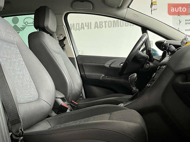 Синий Опель Мерива, объемом двигателя 1.69 л и пробегом 271 тыс. км за 6600 $, фото 19 на Automoto.ua