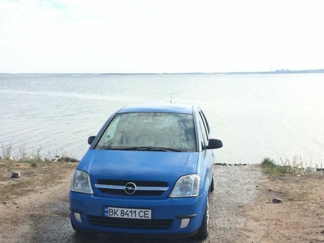 Синий Опель Мерива, объемом двигателя 1.6 л и пробегом 287 тыс. км за 4000 $, фото 1 на Automoto.ua