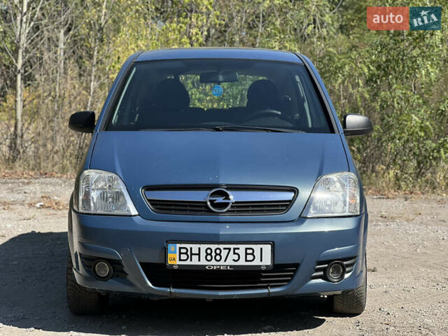 Синий Опель Мерива, объемом двигателя 1.6 л и пробегом 156 тыс. км за 4099 $, фото 1 на Automoto.ua