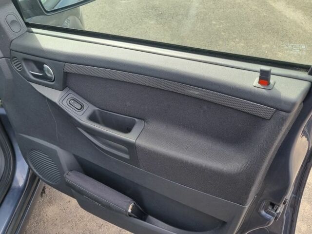 Синий Опель Мерива, объемом двигателя 0 л и пробегом 200 тыс. км за 5600 $, фото 16 на Automoto.ua