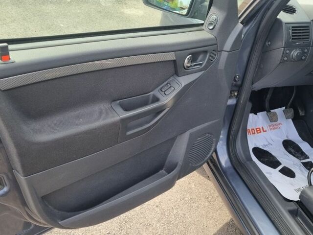 Синий Опель Мерива, объемом двигателя 0 л и пробегом 200 тыс. км за 5600 $, фото 8 на Automoto.ua