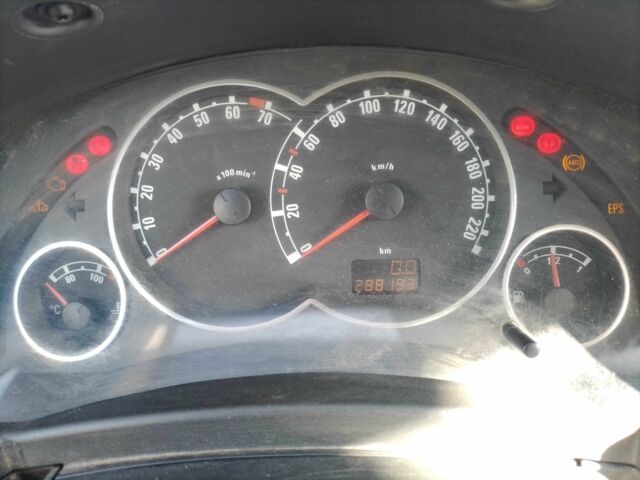 Синий Опель Мерива, объемом двигателя 1.6 л и пробегом 288 тыс. км за 2700 $, фото 7 на Automoto.ua