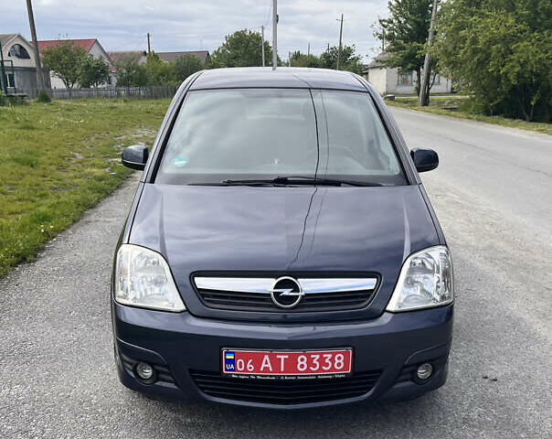 Синий Опель Мерива, объемом двигателя 1.4 л и пробегом 214 тыс. км за 4950 $, фото 1 на Automoto.ua