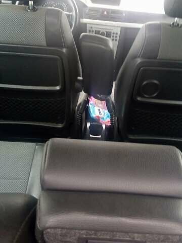 Опель Мерива 2009 в Ровно на Automoto.ua Синий Опель Мерива, объемом двигателя 1.6 л и пробегом 283 тыс. км за 4650 $, фото 25 на Automoto.ua