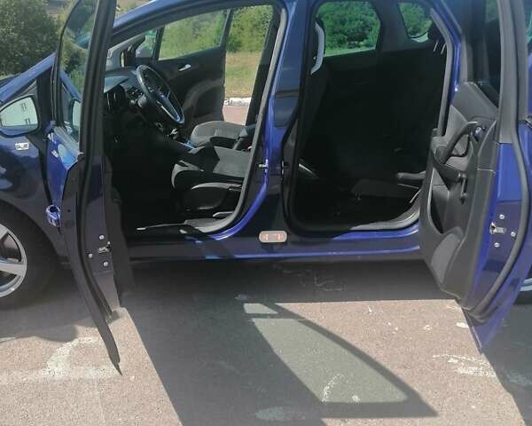 Синий Опель Мерива, объемом двигателя 1.69 л и пробегом 225 тыс. км за 5699 $, фото 9 на Automoto.ua