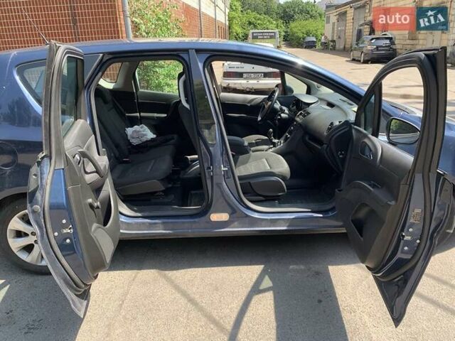 Синий Опель Мерива, объемом двигателя 1.36 л и пробегом 236 тыс. км за 6000 $, фото 6 на Automoto.ua