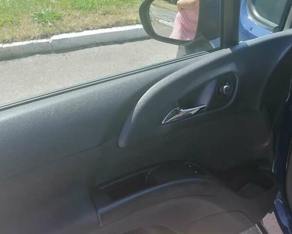 Синий Опель Мерива, объемом двигателя 1.69 л и пробегом 225 тыс. км за 5699 $, фото 12 на Automoto.ua