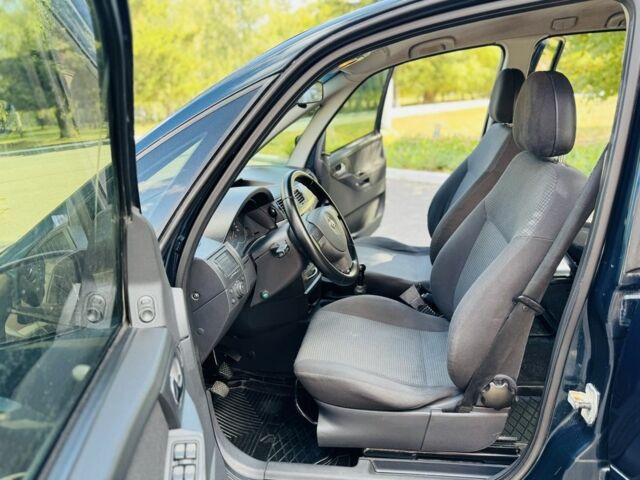 Зеленый Опель Мерива, объемом двигателя 1.6 л и пробегом 107 тыс. км за 4500 $, фото 9 на Automoto.ua