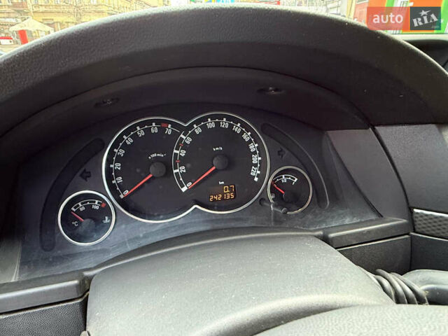 Зеленый Опель Мерива, объемом двигателя 1.6 л и пробегом 242 тыс. км за 4000 $, фото 7 на Automoto.ua