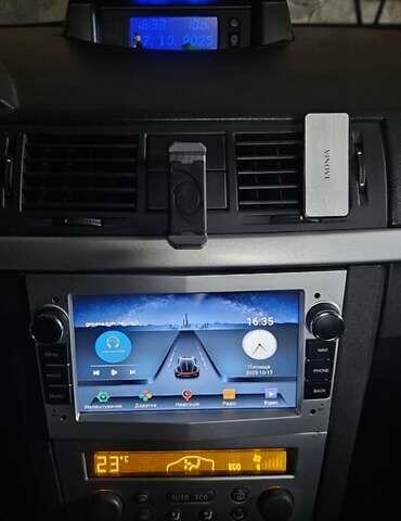 Зеленый Опель Мерива, объемом двигателя 1.6 л и пробегом 320 тыс. км за 5500 $, фото 1 на Automoto.ua