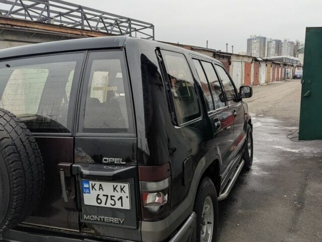 Черный Опель Монтерей, объемом двигателя 3.2 л и пробегом 211 тыс. км за 1000 $, фото 3 на Automoto.ua