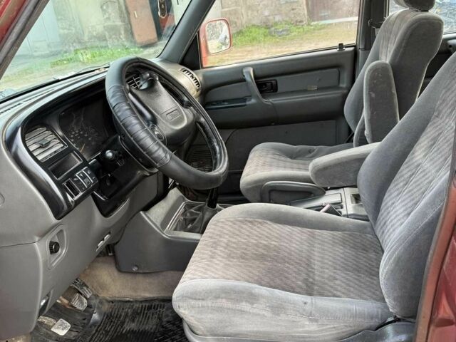 Красный Опель Монтерей, объемом двигателя 3.1 л и пробегом 266 тыс. км за 3000 $, фото 6 на Automoto.ua