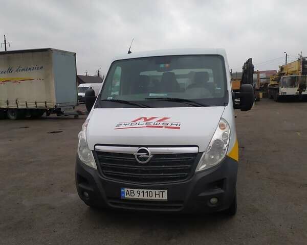 Белый Опель Movano, объемом двигателя 2.3 л и пробегом 380 тыс. км за 17500 $, фото 1 на Automoto.ua