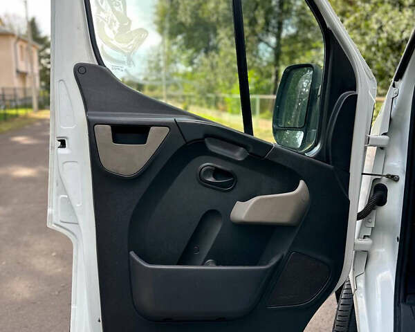 Белый Опель Movano, объемом двигателя 2.3 л и пробегом 690 тыс. км за 15300 $, фото 5 на Automoto.ua