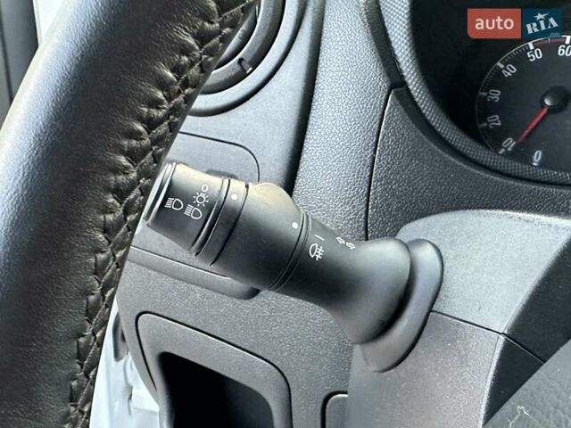 Білий Опель Movano, об'ємом двигуна 2.3 л та пробігом 68 тис. км за 23800 $, фото 98 на Automoto.ua