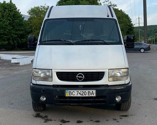 Белый Опель Movano, объемом двигателя 2.2 л и пробегом 435 тыс. км за 5499 $, фото 2 на Automoto.ua