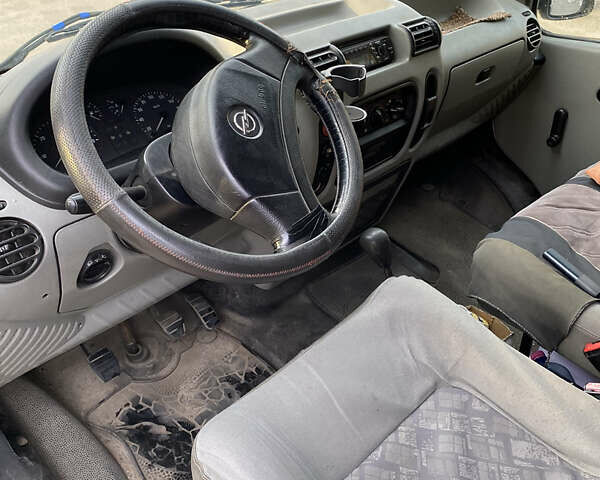 Белый Опель Movano, объемом двигателя 2.2 л и пробегом 435 тыс. км за 5499 $, фото 10 на Automoto.ua